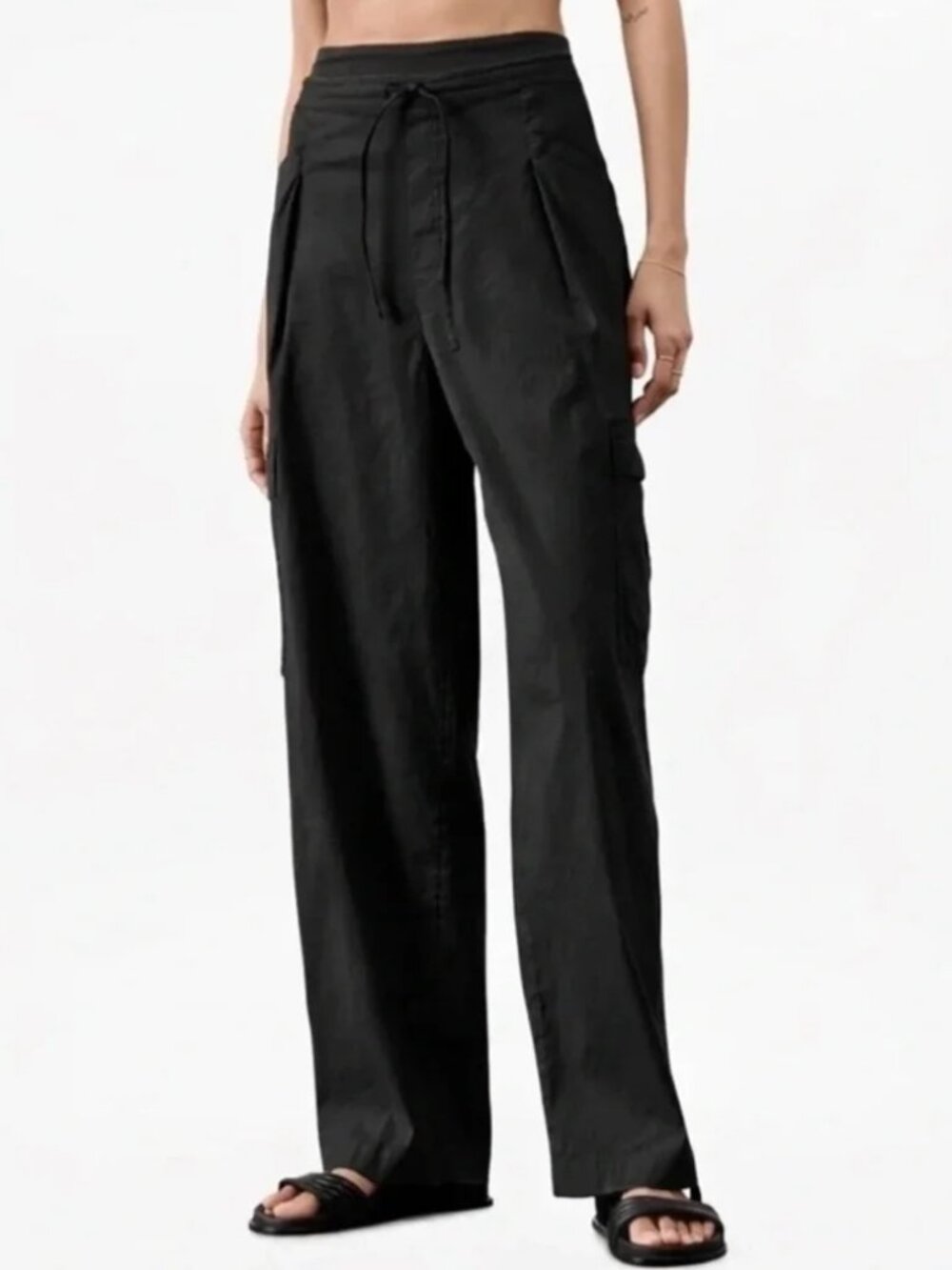New Athleta Paradise Straight Leg Cargo Pants in Black